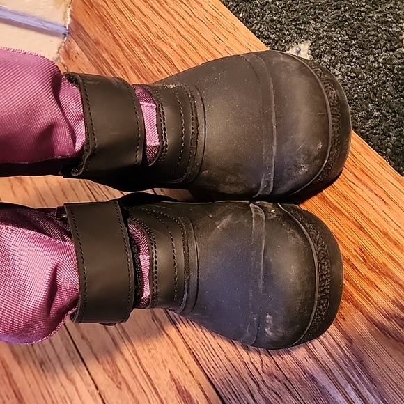 Tundra purple and black winter boots size 11.. - Picture 11 of 11